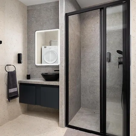 Modern 2br Duplex Penthouse With Front Balcony And Large Terrace - Close To Saint Julians & Sliema Διαμέρισμα *