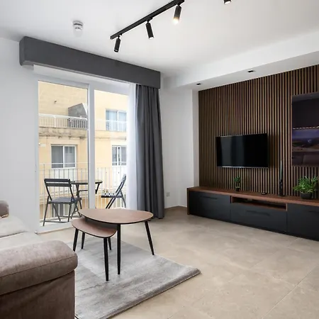 Modern 2br Duplex Penthouse With Front Balcony And Large Terrace - Close To Saint Julians & Sliema Apartamento Gzira