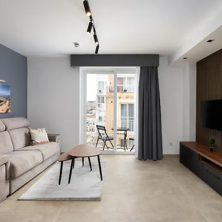 Lejlighed Modern 2br Duplex Penthouse With Front Balcony And Large Terrace - Close To Saint Julians & Sliema *