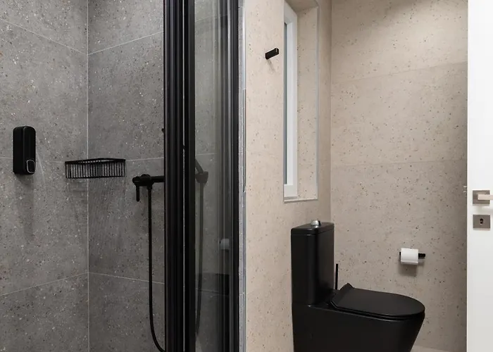 Daire Modern 2br Duplex Penthouse With Front Balcony And Large Terrace - Close To Saint Julians & Sliema Gzira