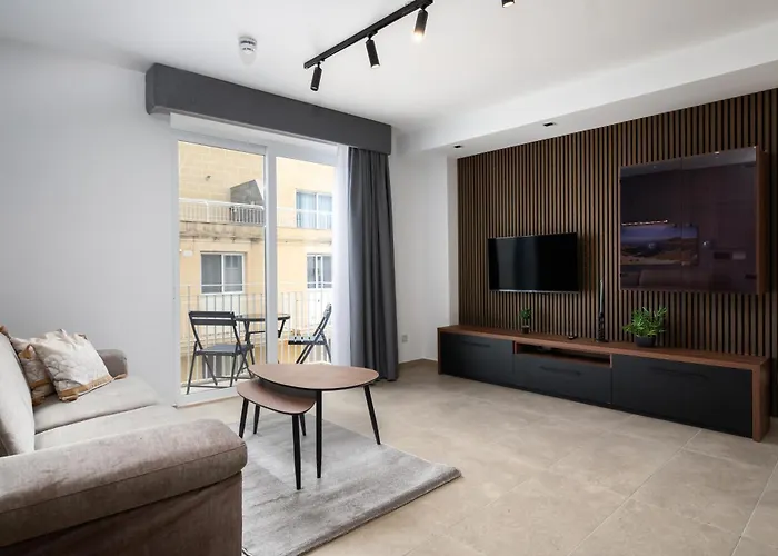 Modern 2br Duplex Penthouse With Front Balcony And Large Terrace - Close To Saint Julians & Sliema Daire Gzira