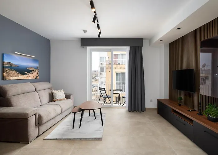 Lejlighed Modern 2br Duplex Penthouse With Front Balcony And Large Terrace - Close To Saint Julians & Sliema *